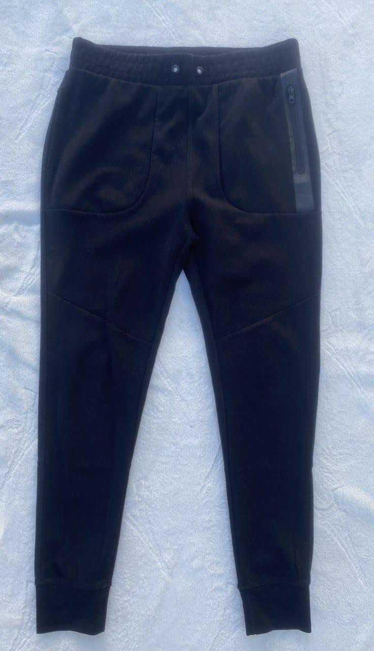 Pantalón Tech Jogger Negro con Cierre Lateral